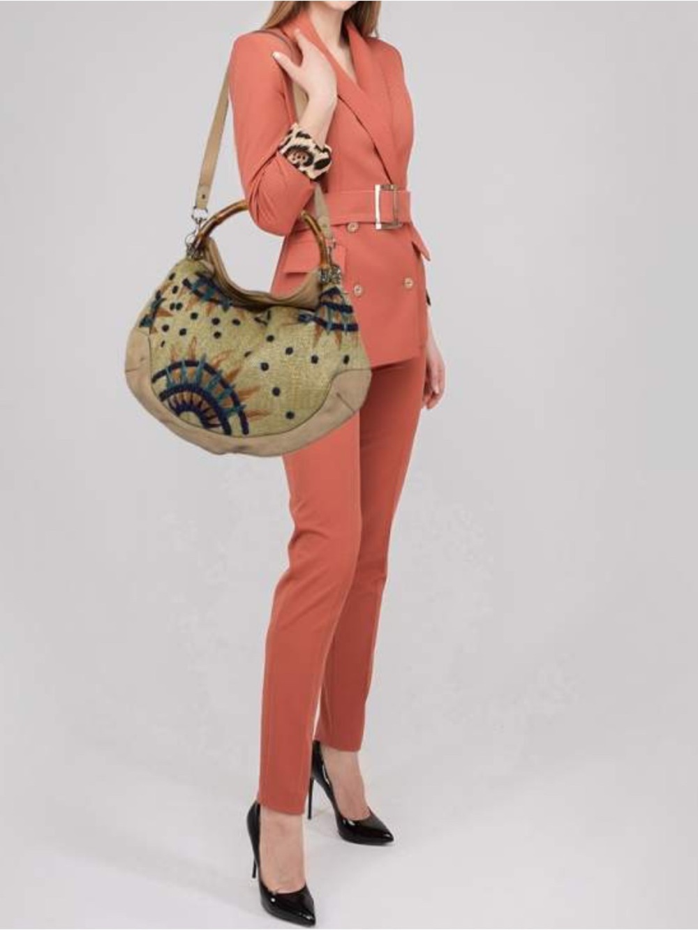 Gucci Beige Suede And Raffia Embroidered Peggy Bamboo Handle Floral Hobo Italy